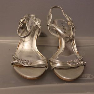 Lasonia Silver Heeled Sandals | Size 9| Rhinestones | Low Heel